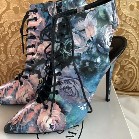 NIB “Steve Madden” open heel floral print ankle boots - Picture 2 of 8